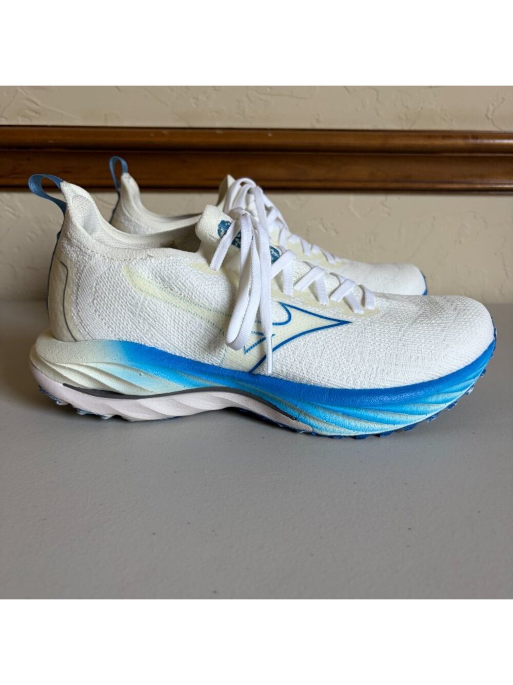 Mizuno Wave Neo Wind Running SHoes Men's US 8 Undyed White Peace Blue Knit Energ
